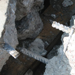 So können meist problemfrei Materialien wie Stahlbeton, Beton, Naturstein oder Granit zerkleinert werden.