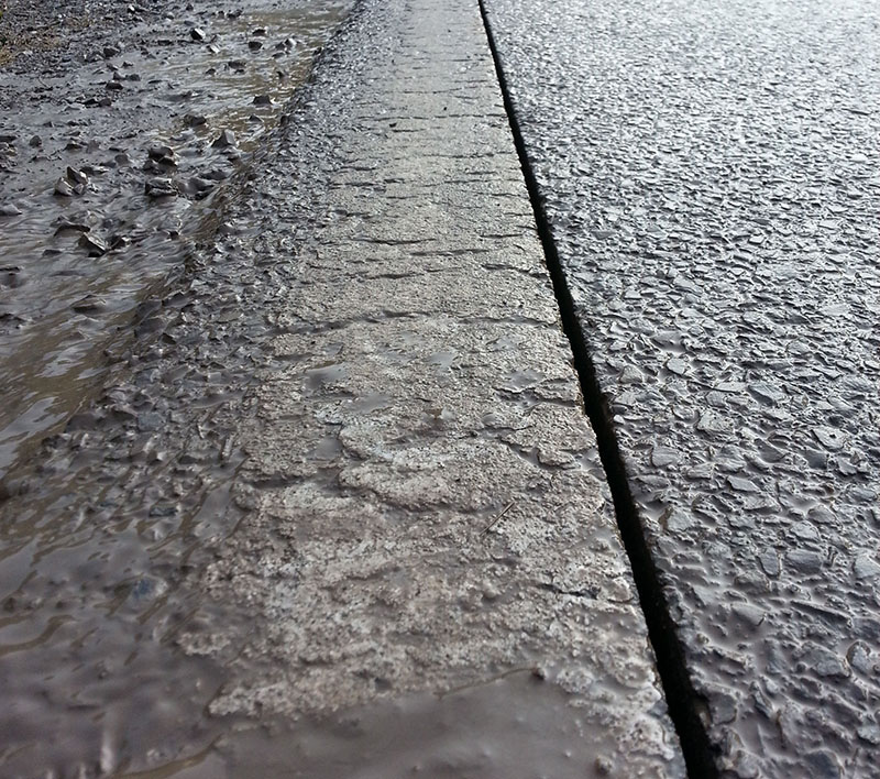 Fuge in Asphalt