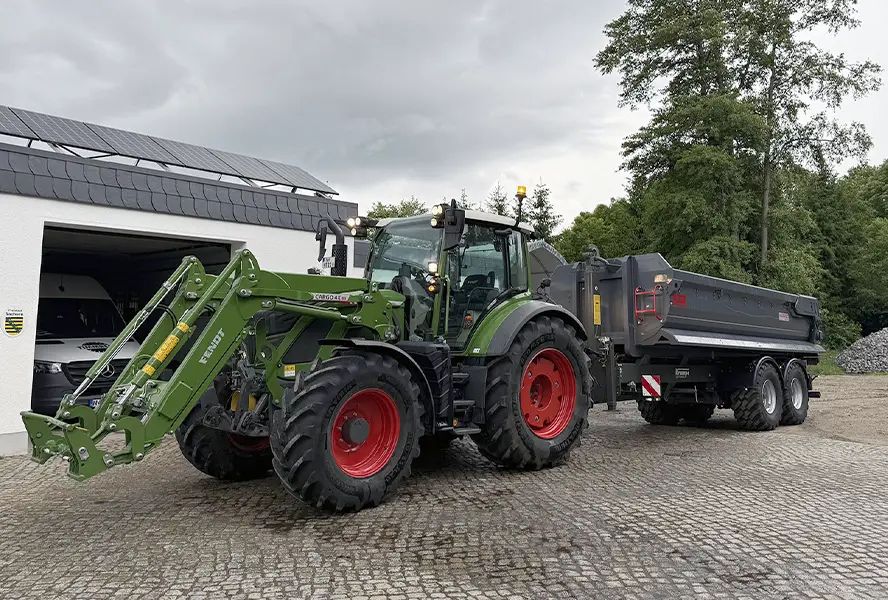Transportfahrzeug mit Anhänger